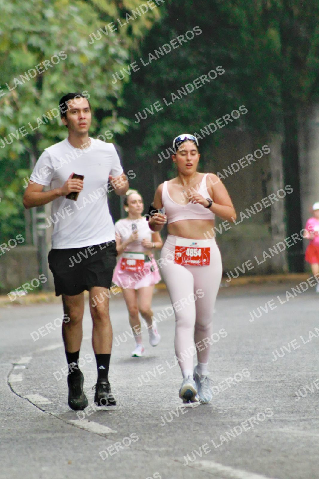 Foto del BARBIE RUN GUADALAJARA en Paseo Andares, Blvd. Puerta de Hierro 4965, Zapopan a las 07:26 · Ruta · dorsal 4854