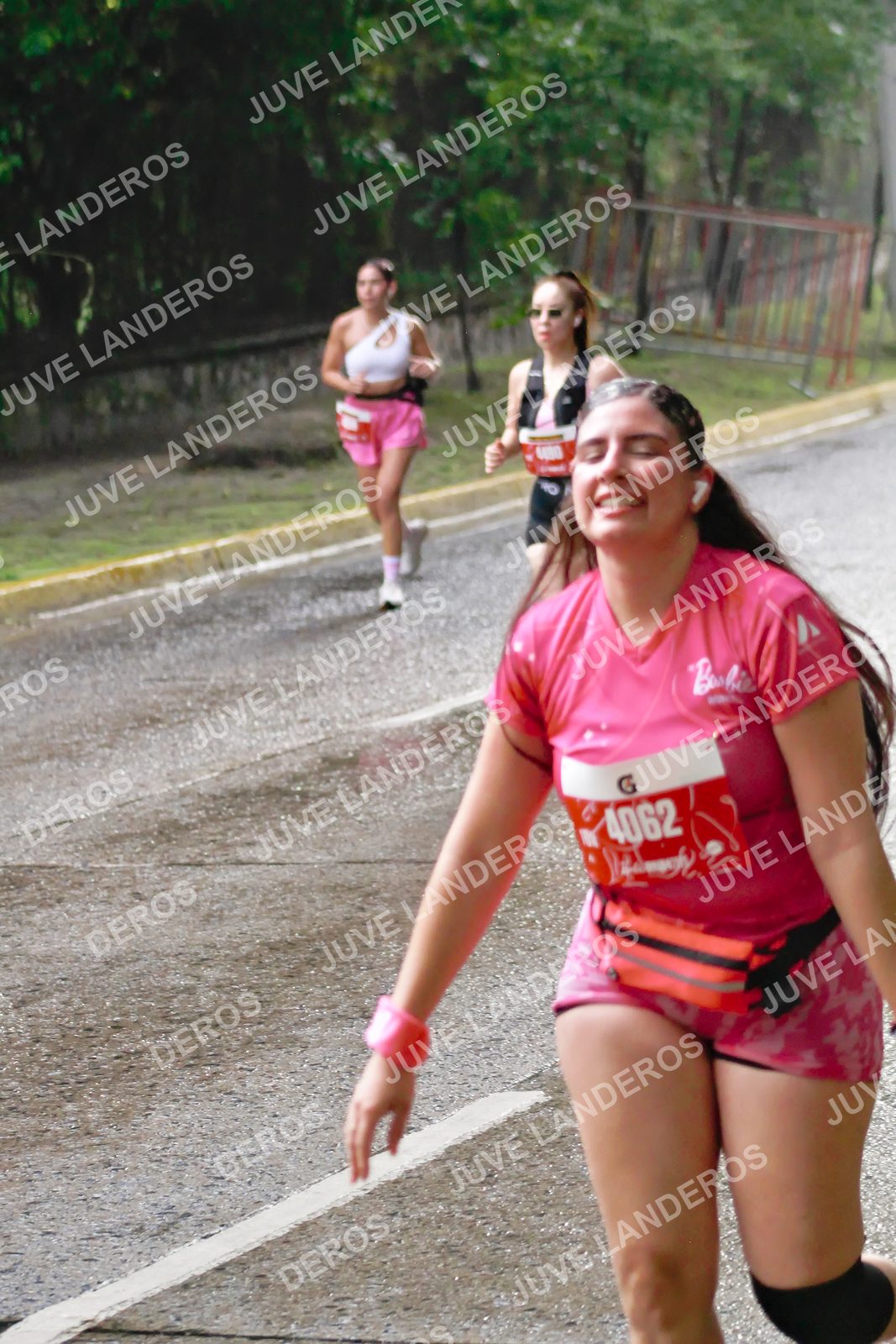Foto del BARBIE RUN GUADALAJARA en Paseo Andares, Blvd. Puerta de Hierro 4965, Zapopan a las 07:46 · Ruta · dorsal 4062