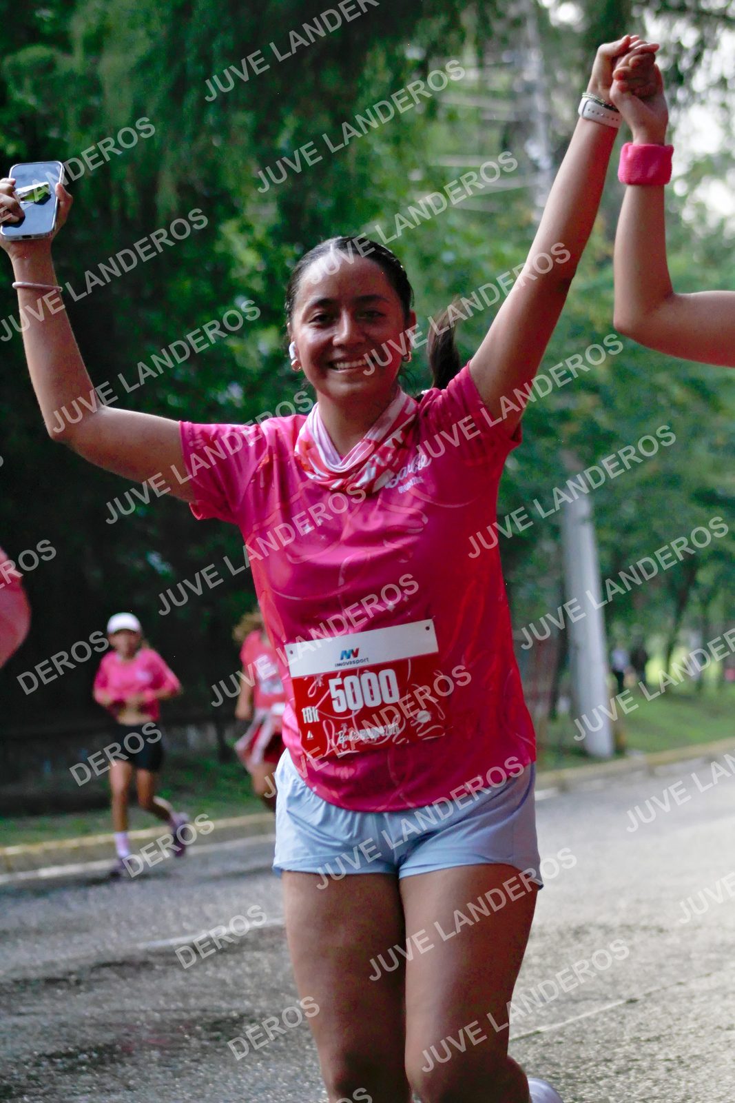 Foto del BARBIE RUN GUADALAJARA en Paseo Andares, Blvd. Puerta de Hierro 4965, Zapopan a las 07:40 · Ruta · dorsal 5000