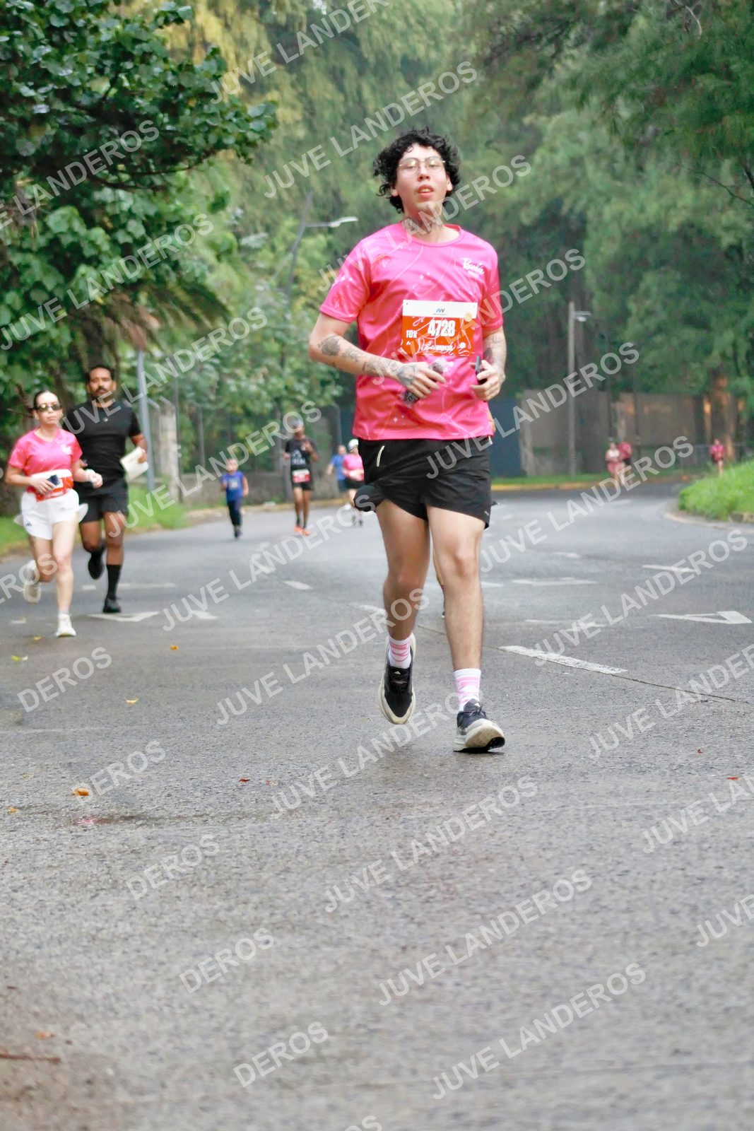 Foto del BARBIE RUN GUADALAJARA en Paseo Andares, Blvd. Puerta de Hierro 4965, Zapopan a las 07:21 · Ruta · dorsal 4728