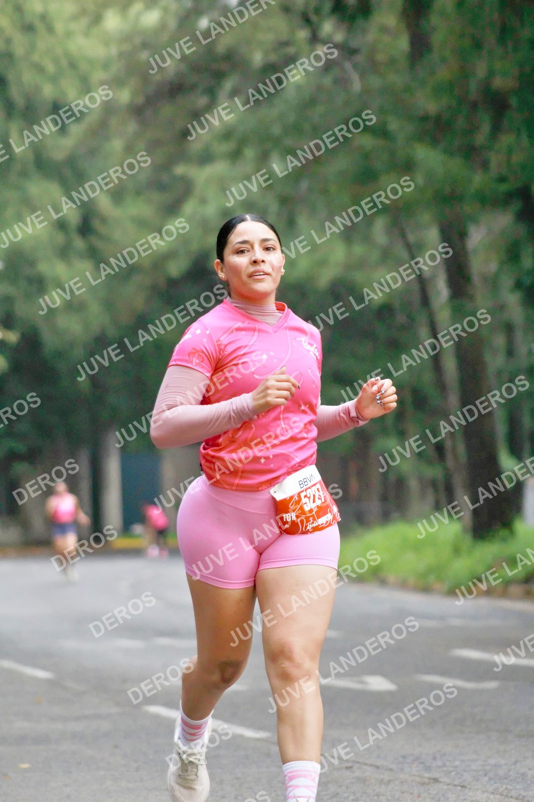 Foto del BARBIE RUN GUADALAJARA en Paseo Andares, Blvd. Puerta de Hierro 4965, Zapopan a las 07:23 · Ruta · dorsal 5227