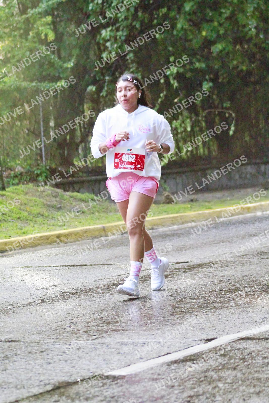 Foto del BARBIE RUN GUADALAJARA en Paseo Andares, Blvd. Puerta de Hierro 4965, Zapopan a las 07:43 · Ruta · dorsal 4962