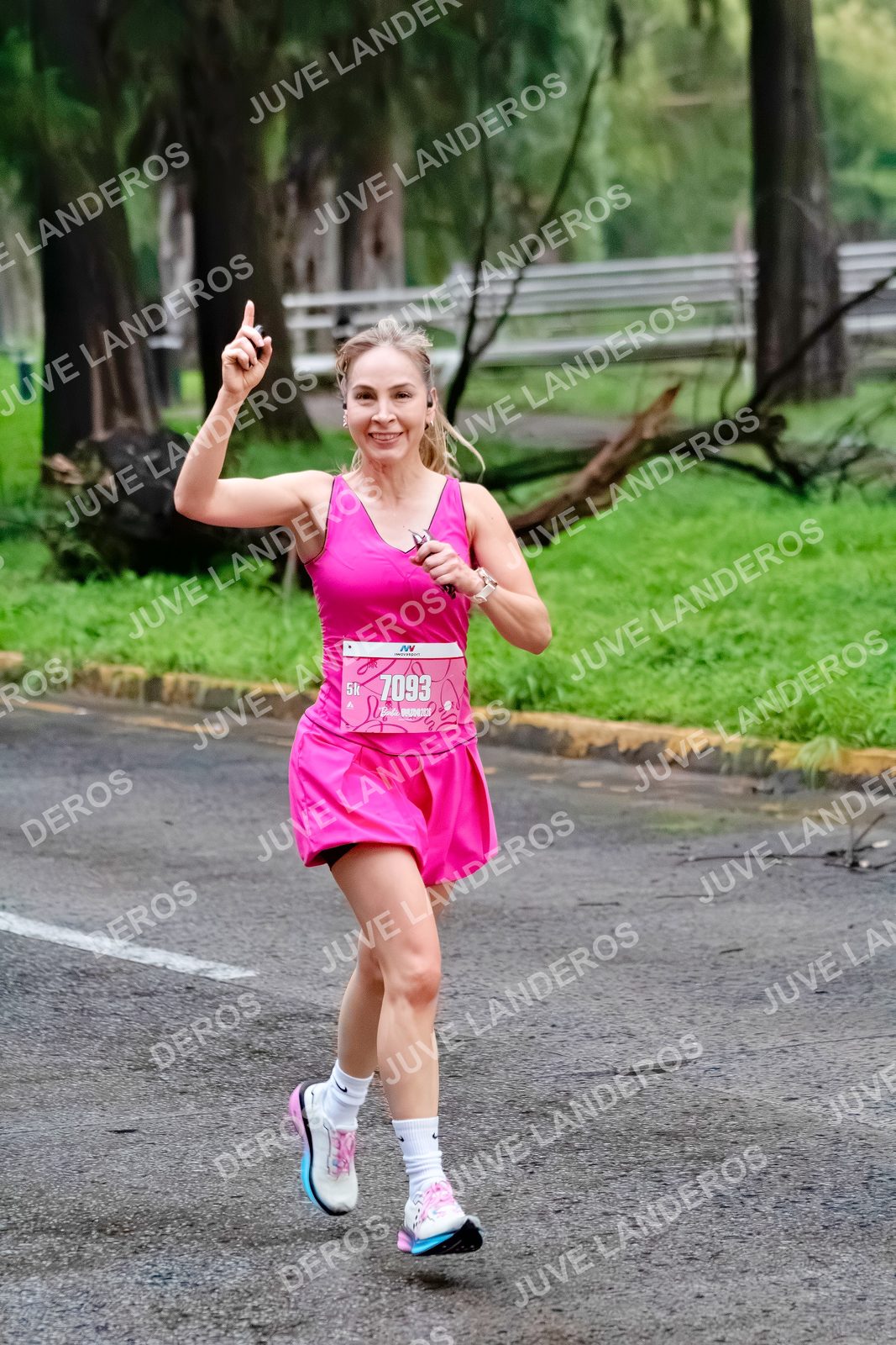 Foto del BARBIE RUN GUADALAJARA en Paseo Andares, Blvd. Puerta de Hierro 4965, Zapopan a las 06:59 · Ruta · dorsal 7093