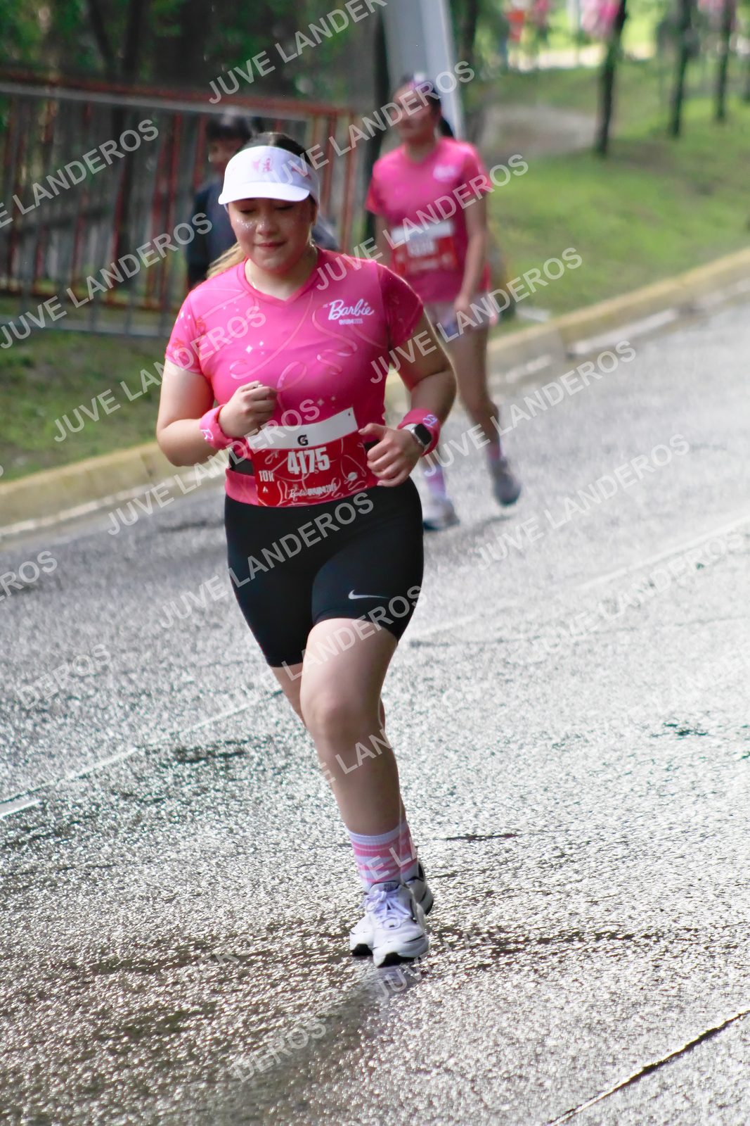 Foto del BARBIE RUN GUADALAJARA en Paseo Andares, Blvd. Puerta de Hierro 4965, Zapopan a las 07:44 · Ruta · dorsal 4175