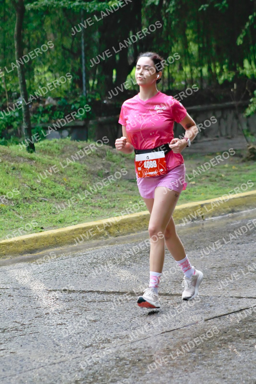 Foto del BARBIE RUN GUADALAJARA en Paseo Andares, Blvd. Puerta de Hierro 4965, Zapopan a las 07:46 · Ruta · dorsal 4088