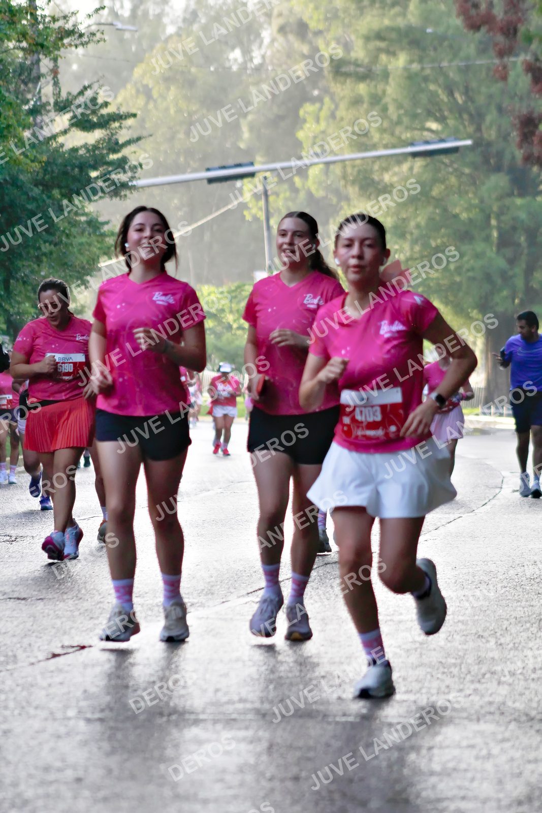 Foto del BARBIE RUN GUADALAJARA en Paseo Andares, Blvd. Puerta de Hierro 4965, Zapopan a las 07:40 · Ruta · dorsal 4703, 5190