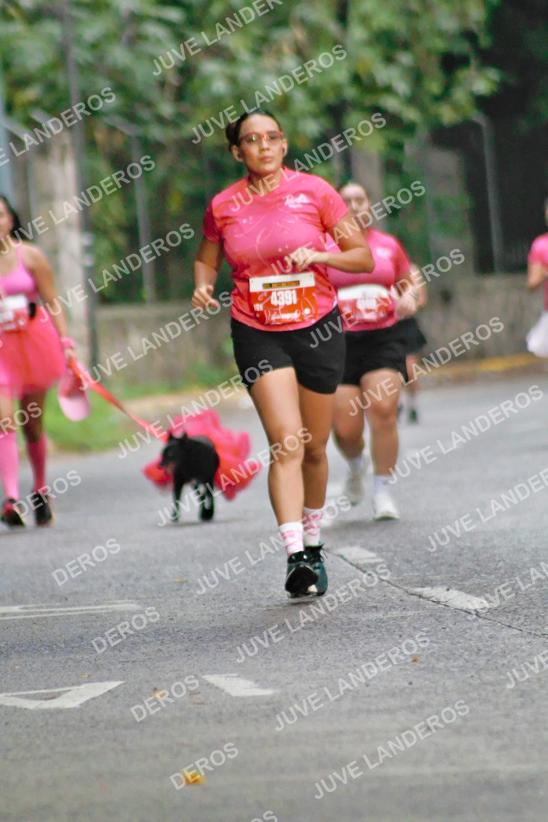 Foto del BARBIE RUN GUADALAJARA en Paseo Andares, Blvd. Puerta de Hierro 4965, Zapopan a las 07:24 · Ruta · dorsal 4391