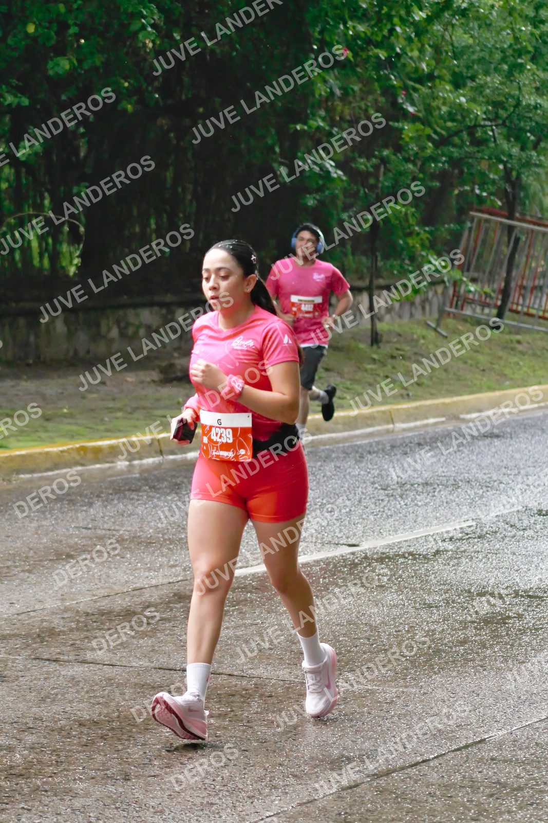 Foto del BARBIE RUN GUADALAJARA en Paseo Andares, Blvd. Puerta de Hierro 4965, Zapopan a las 07:47 · Ruta · dorsal 4239