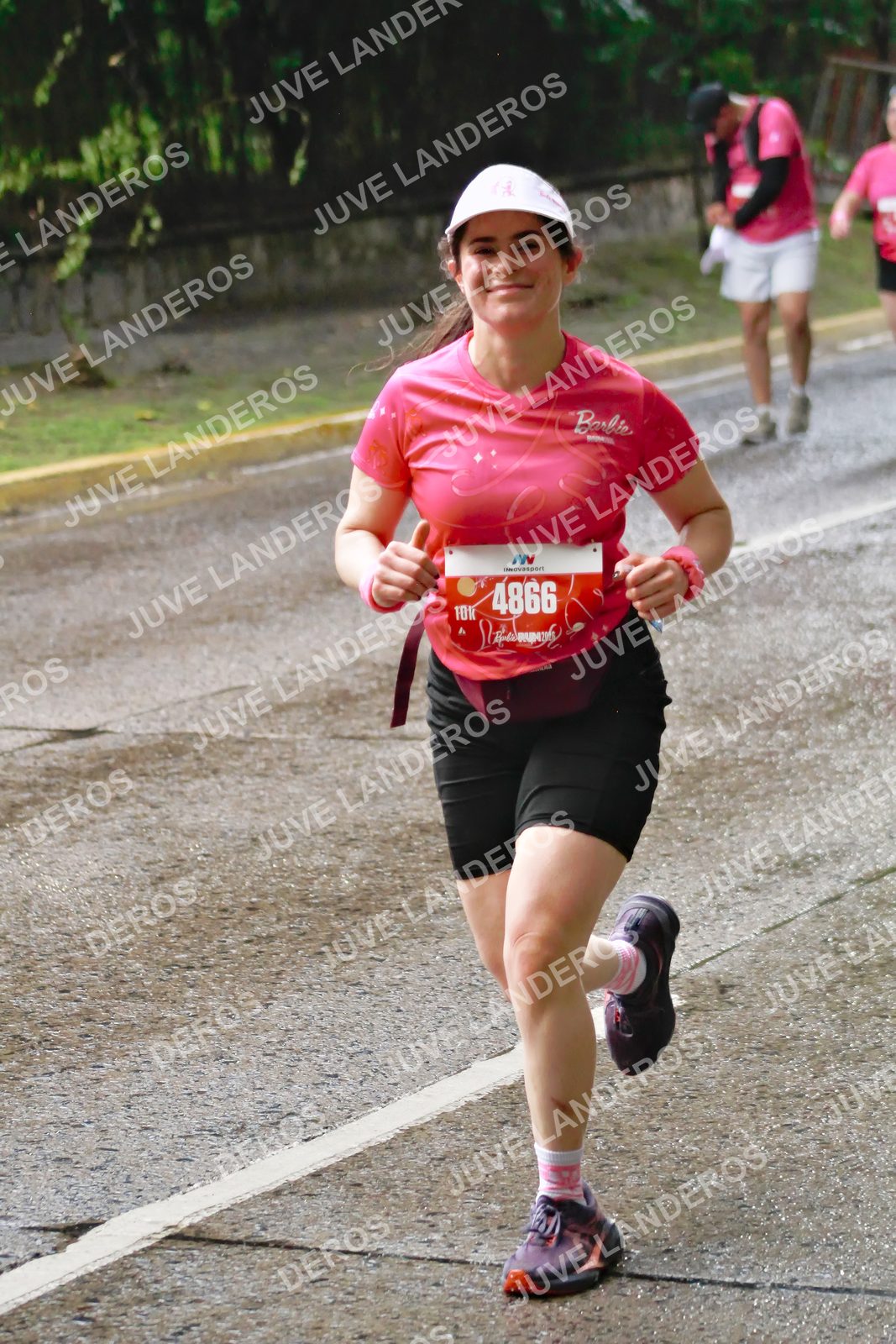 Foto del BARBIE RUN GUADALAJARA en Paseo Andares, Blvd. Puerta de Hierro 4965, Zapopan a las 07:48 · Ruta · dorsal 4866