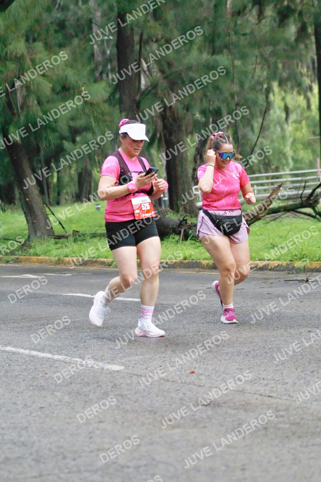 Foto del BARBIE RUN GUADALAJARA en Paseo Andares, Blvd. Puerta de Hierro 4965, Zapopan a las 07:28 · Ruta · dorsal 5215
