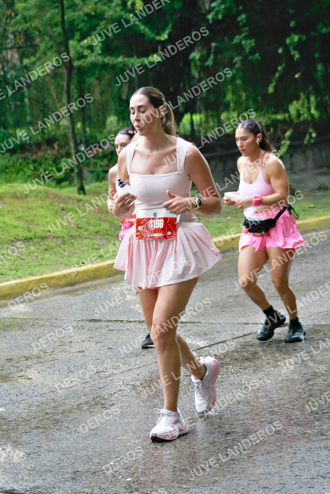 Foto del BARBIE RUN GUADALAJARA en Paseo Andares, Blvd. Puerta de Hierro 4965, Zapopan a las 07:49 · Ruta · dorsal 4196
