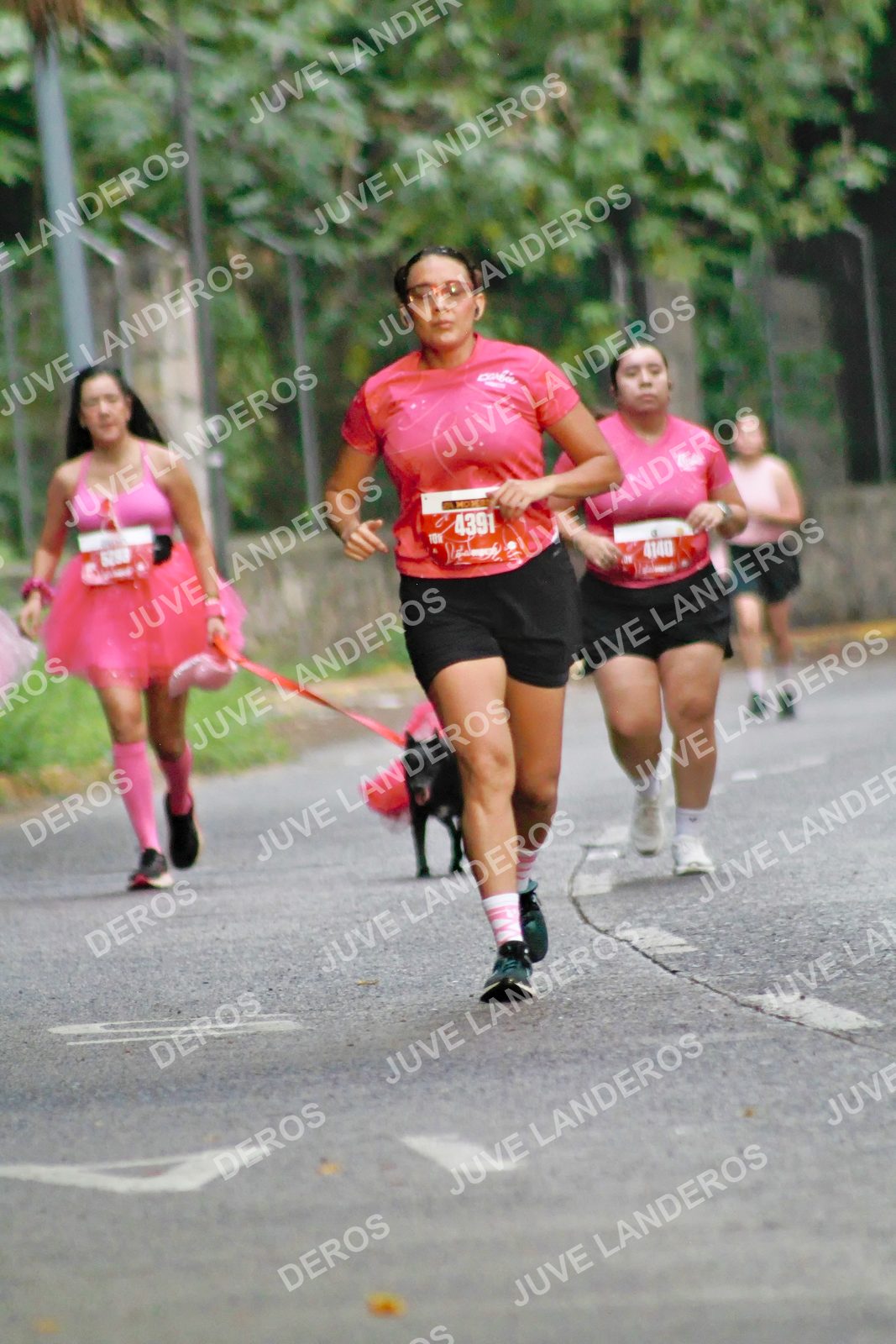 Foto del BARBIE RUN GUADALAJARA en Paseo Andares, Blvd. Puerta de Hierro 4965, Zapopan a las 07:24 · Ruta · dorsal 4391, 4140