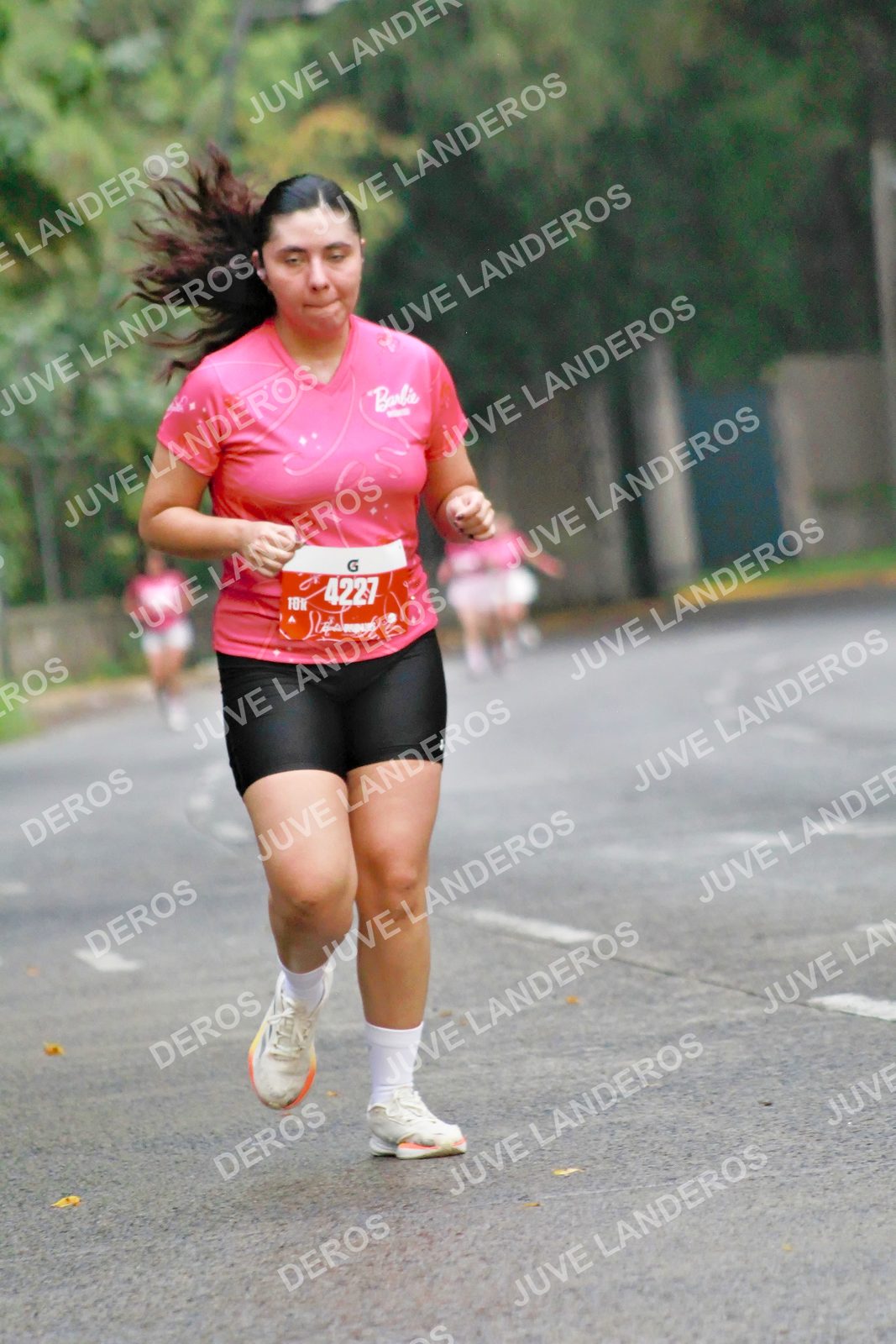 Foto del BARBIE RUN GUADALAJARA en Paseo Andares, Blvd. Puerta de Hierro 4965, Zapopan a las 07:22 · Ruta · dorsal 4227