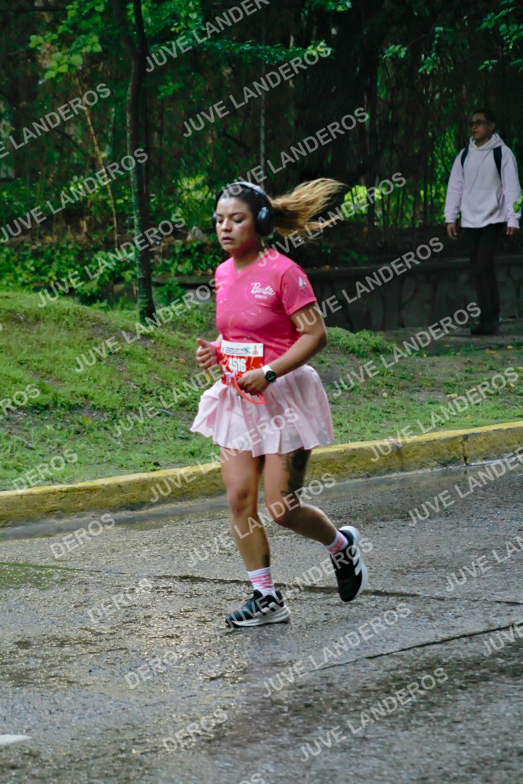 Foto del BARBIE RUN GUADALAJARA en Paseo Andares, Blvd. Puerta de Hierro 4965, Zapopan a las 07:38 · Ruta · dorsal 4516