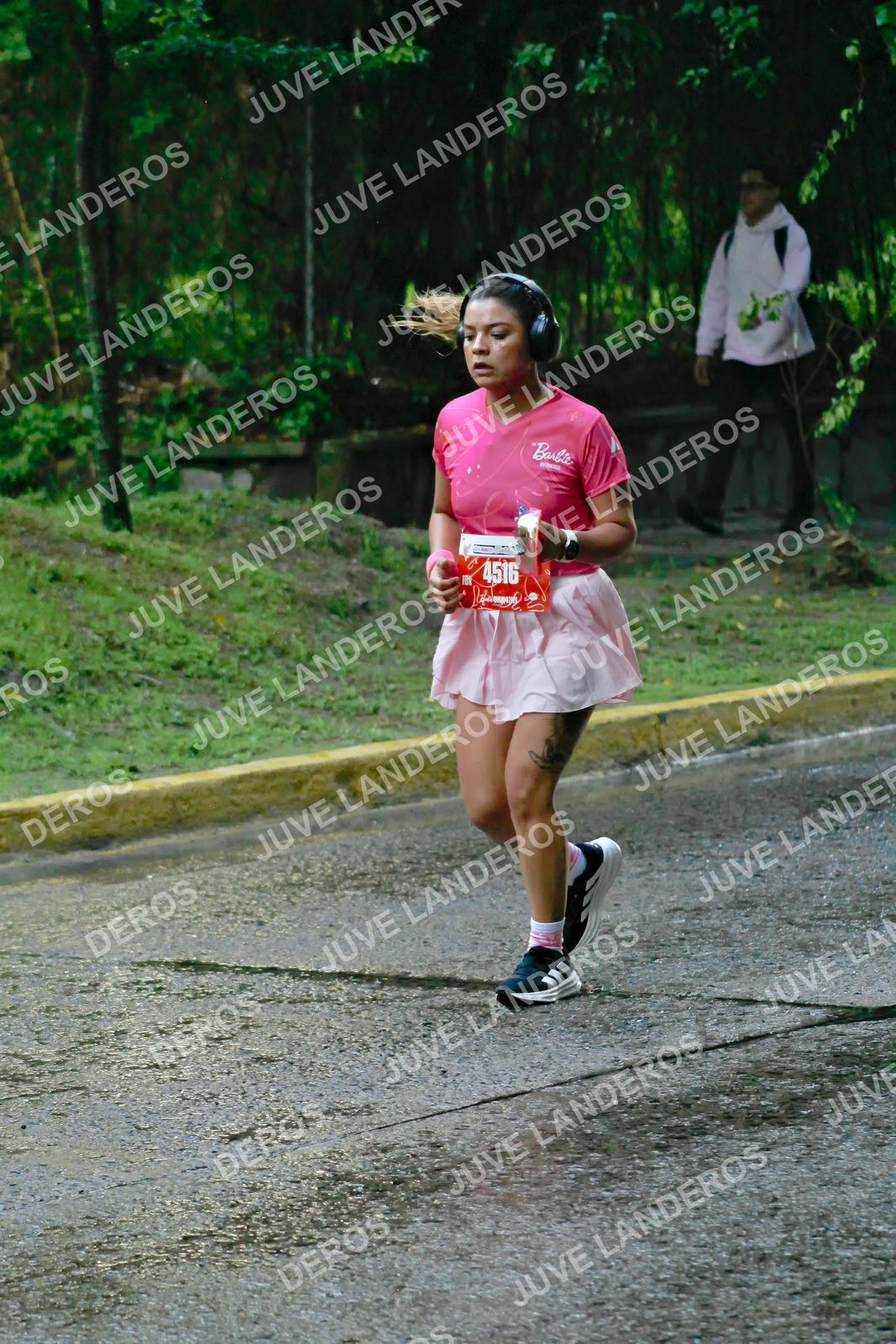 Foto del BARBIE RUN GUADALAJARA en Paseo Andares, Blvd. Puerta de Hierro 4965, Zapopan a las 07:38 · Ruta · dorsal 4516