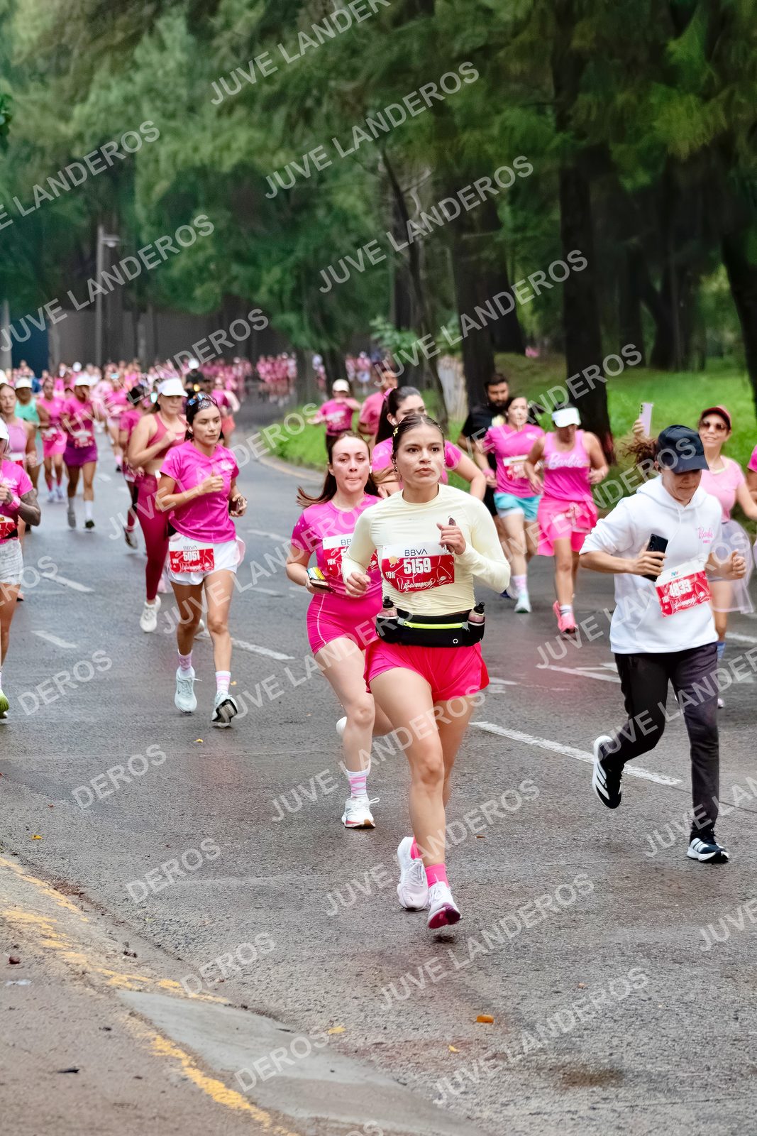Foto del BARBIE RUN GUADALAJARA en Paseo Andares, Blvd. Puerta de Hierro 4965, Zapopan a las 07:03 · Ruta · dorsal 5159, 4833