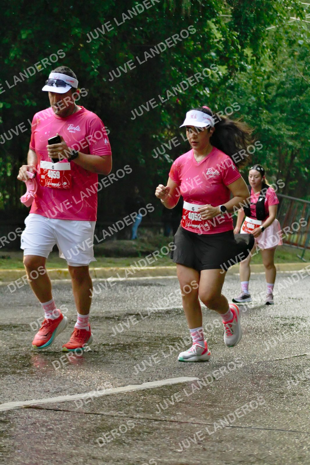Foto del BARBIE RUN GUADALAJARA en Paseo Andares, Blvd. Puerta de Hierro 4965, Zapopan a las 07:42 · Ruta · dorsal 4059, 4052