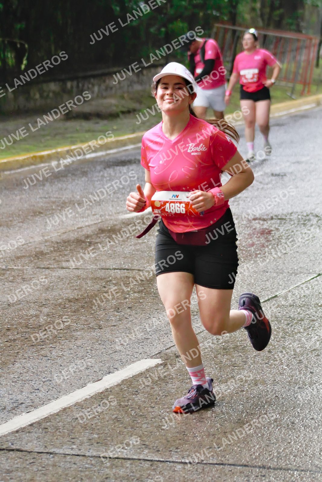 Foto del BARBIE RUN GUADALAJARA en Paseo Andares, Blvd. Puerta de Hierro 4965, Zapopan a las 07:48 · Ruta · dorsal 4866