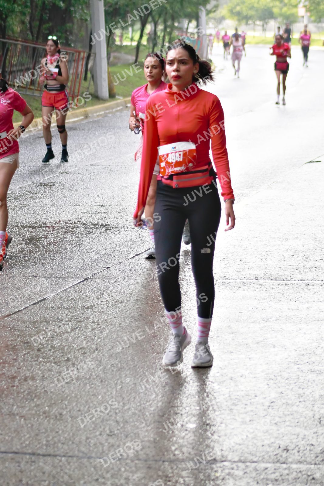 Foto del BARBIE RUN GUADALAJARA en Paseo Andares, Blvd. Puerta de Hierro 4965, Zapopan a las 07:46 · Ruta · dorsal 4947