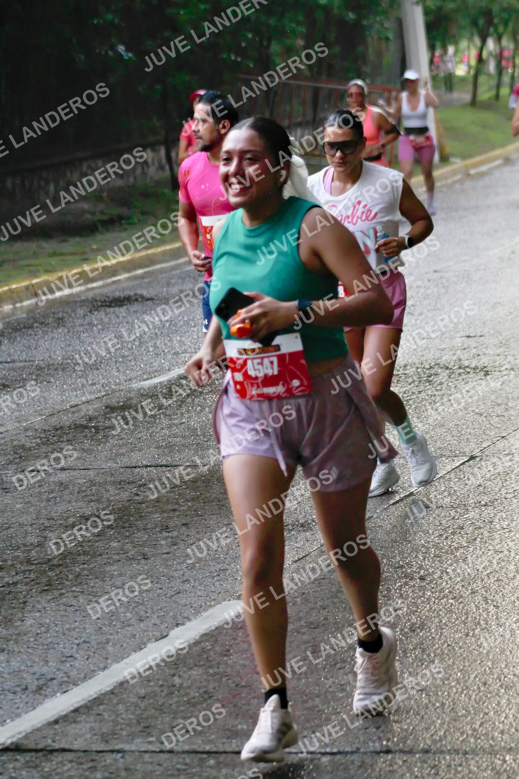 Foto del BARBIE RUN GUADALAJARA en Paseo Andares, Blvd. Puerta de Hierro 4965, Zapopan a las 07:37 · Ruta · dorsal 4547