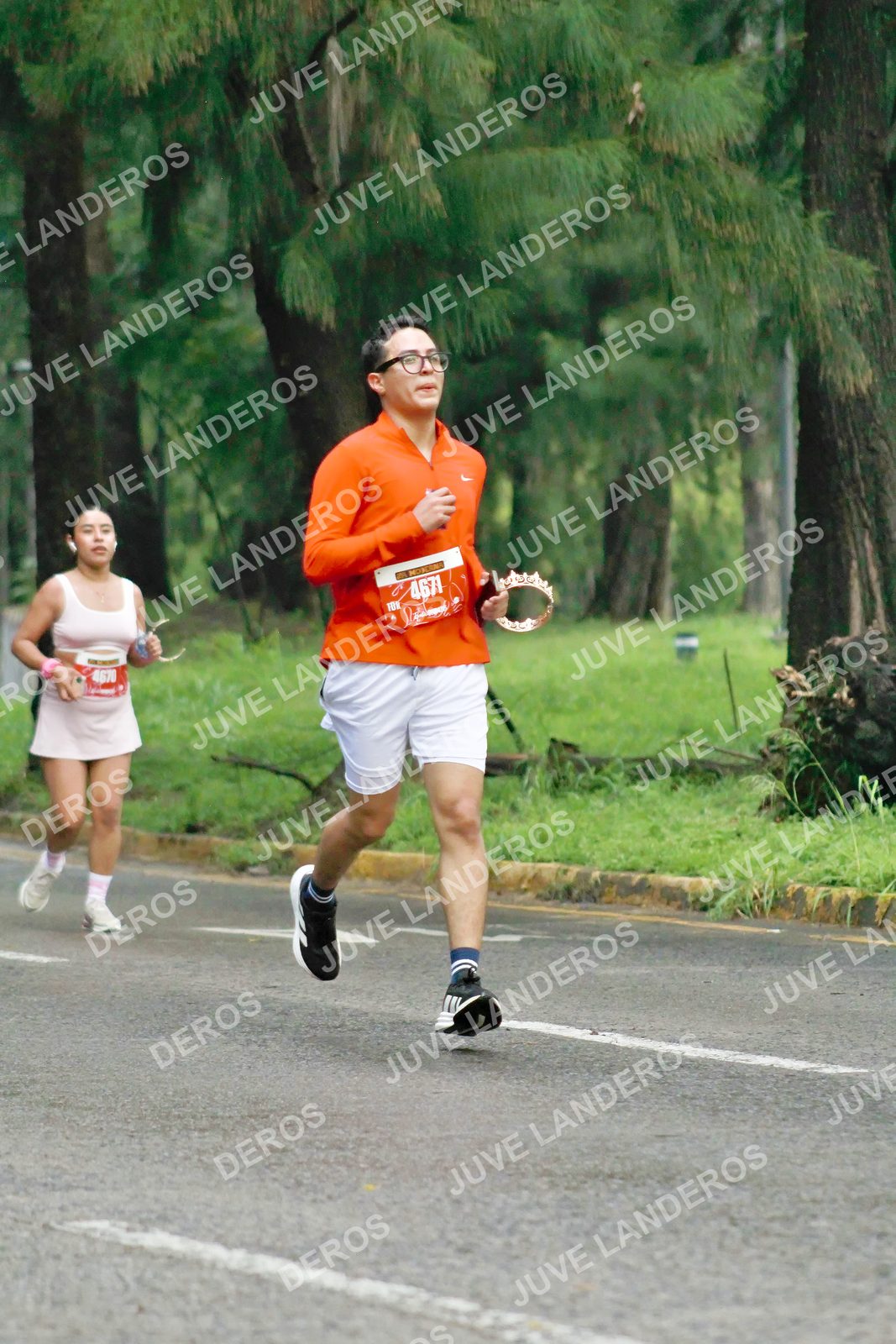 Foto del BARBIE RUN GUADALAJARA en Paseo Andares, Blvd. Puerta de Hierro 4965, Zapopan a las 07:29 · Ruta · dorsal 4671, 4670