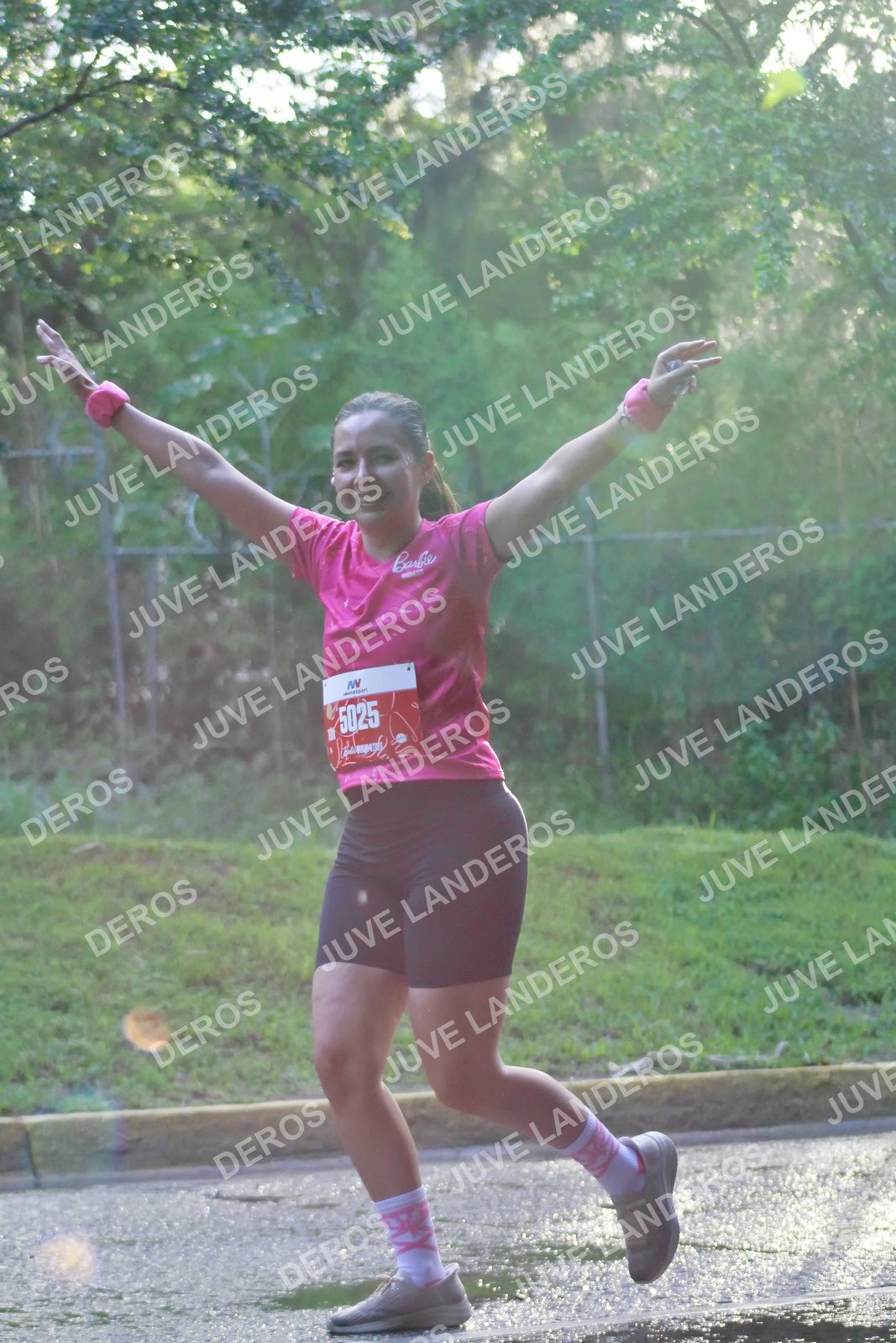 Foto del BARBIE RUN GUADALAJARA en Paseo Andares, Blvd. Puerta de Hierro 4965, Zapopan a las 07:42 · Ruta · dorsal 5025