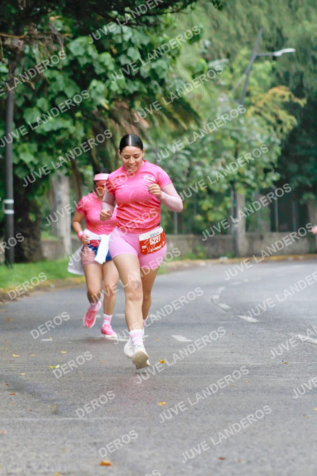 Foto del BARBIE RUN GUADALAJARA en Paseo Andares, Blvd. Puerta de Hierro 4965, Zapopan a las 07:23 · Ruta · dorsal 5227