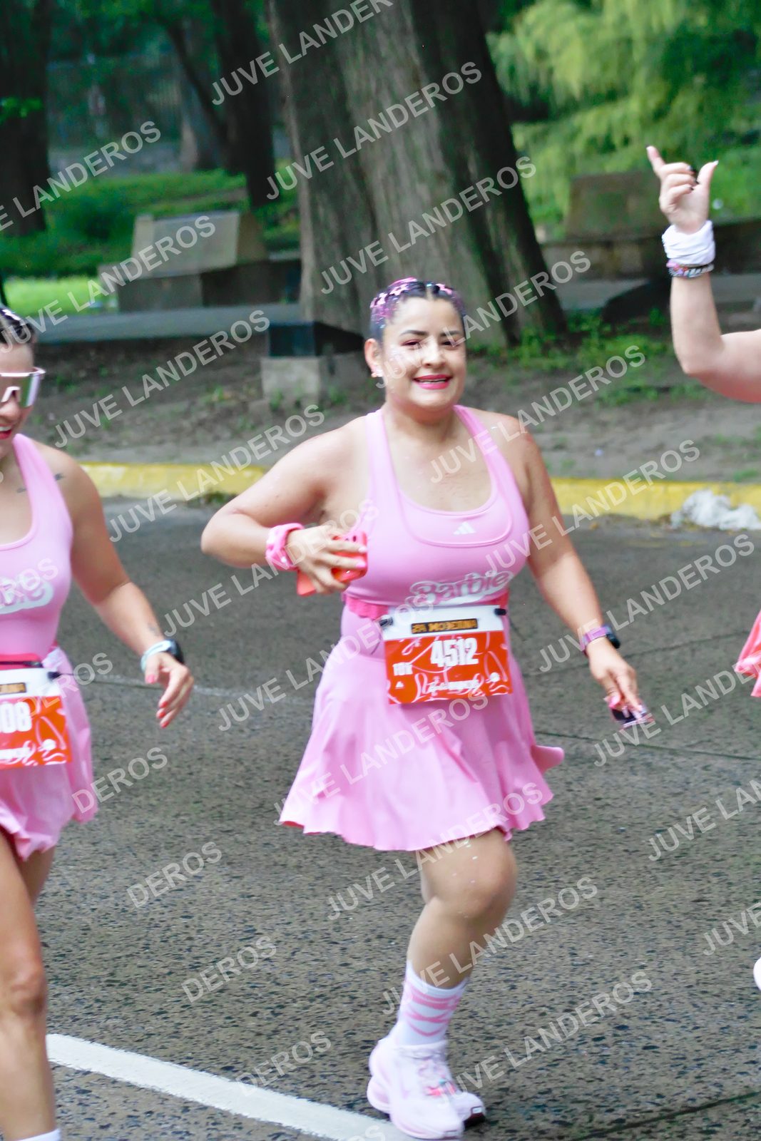 Foto del BARBIE RUN GUADALAJARA en Paseo Andares, Blvd. Puerta de Hierro 4965, Zapopan a las 07:49 · Ruta · dorsal 4512