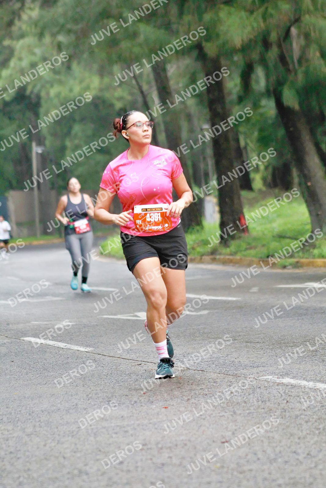 Foto del BARBIE RUN GUADALAJARA en Paseo Andares, Blvd. Puerta de Hierro 4965, Zapopan a las 07:25 · Ruta · dorsal 4391