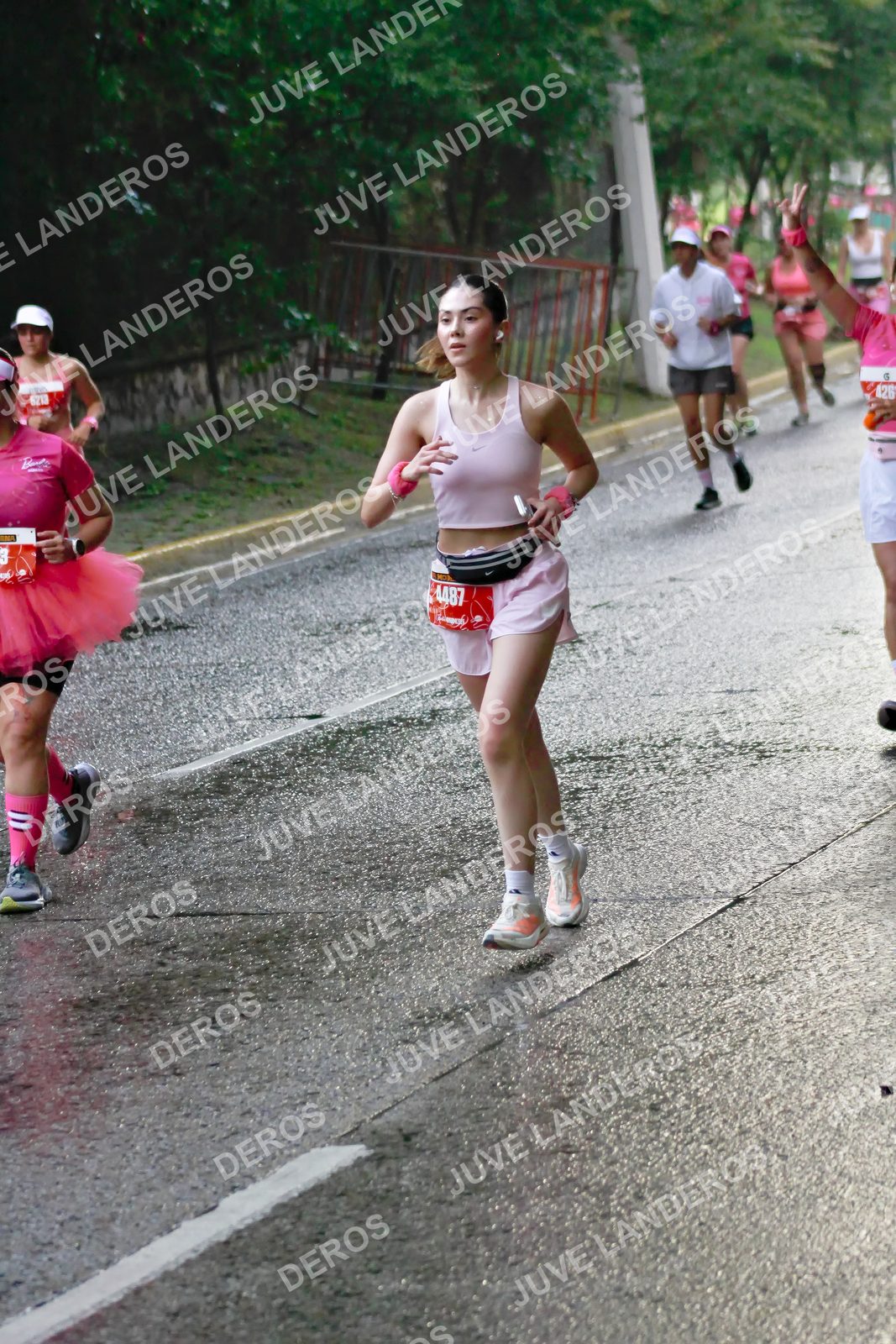 Foto del BARBIE RUN GUADALAJARA en Paseo Andares, Blvd. Puerta de Hierro 4965, Zapopan a las 07:37 · Ruta · dorsal 4487