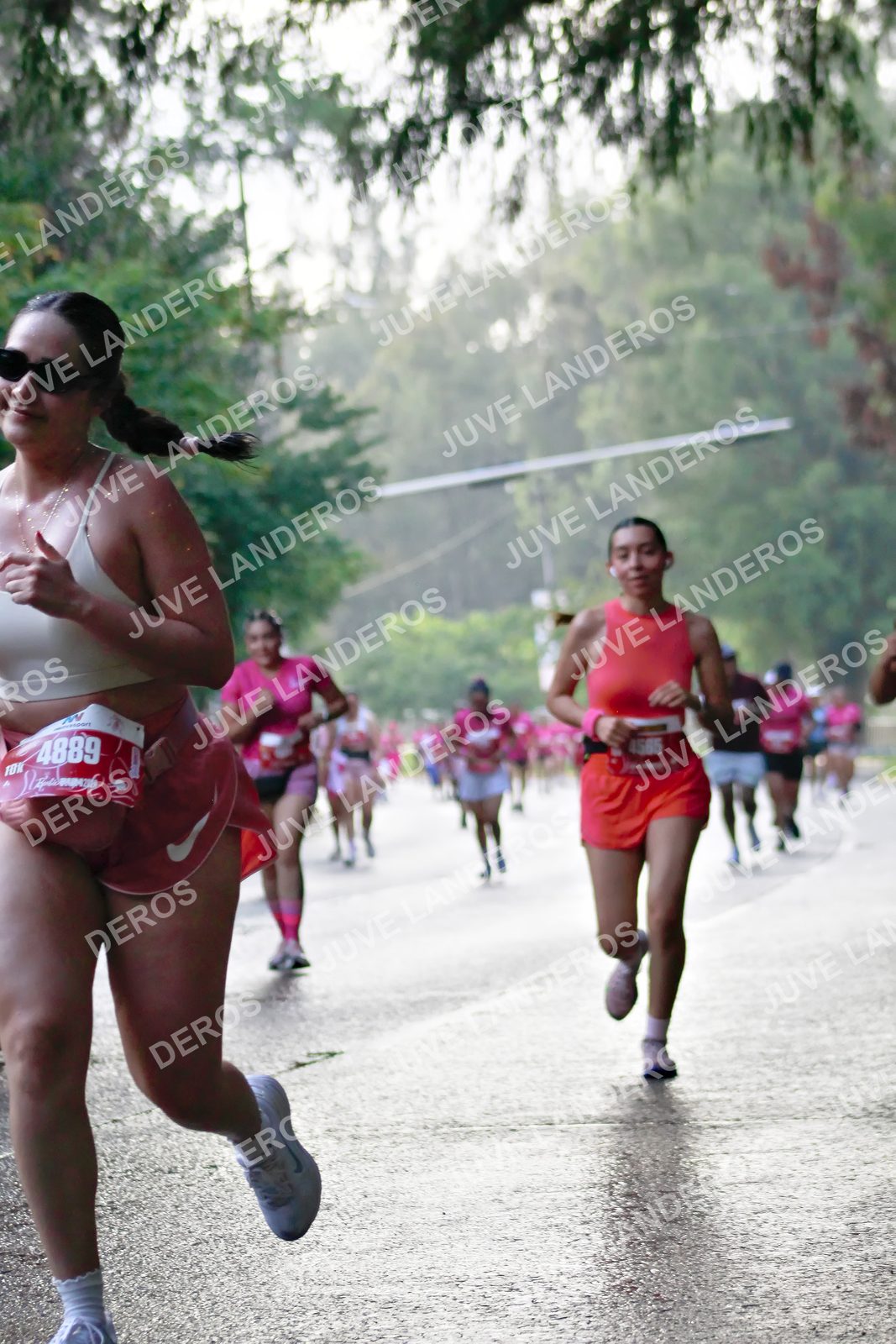 Foto del BARBIE RUN GUADALAJARA en Paseo Andares, Blvd. Puerta de Hierro 4965, Zapopan a las 07:39 · Ruta · dorsal 4889