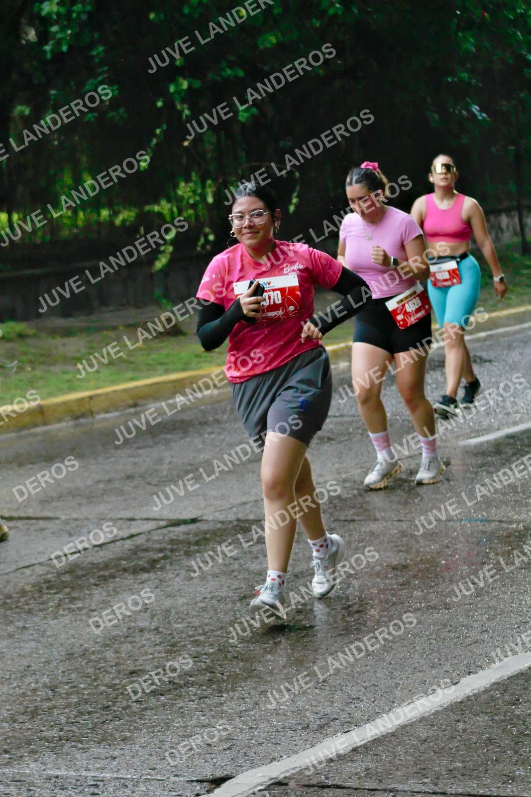 Foto del BARBIE RUN GUADALAJARA en Paseo Andares, Blvd. Puerta de Hierro 4965, Zapopan a las 07:38 · Ruta · dorsal 4628
