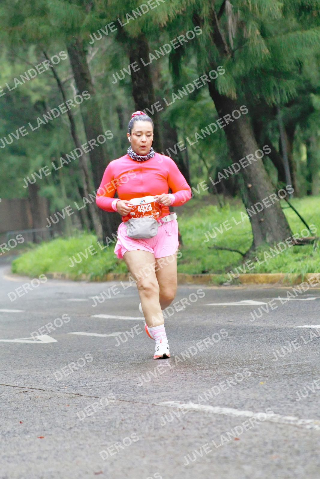 Foto del BARBIE RUN GUADALAJARA en Paseo Andares, Blvd. Puerta de Hierro 4965, Zapopan a las 07:25 · Ruta · dorsal 4923
