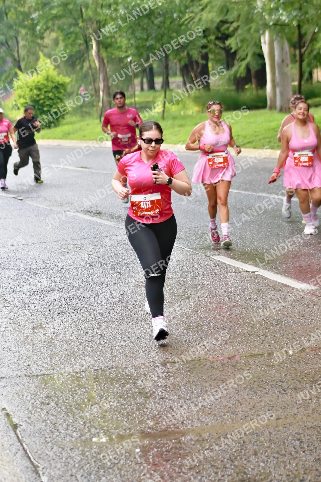 Foto del BARBIE RUN GUADALAJARA en Paseo Andares, Blvd. Puerta de Hierro 4965, Zapopan a las 07:49 · Ruta · dorsal 4171