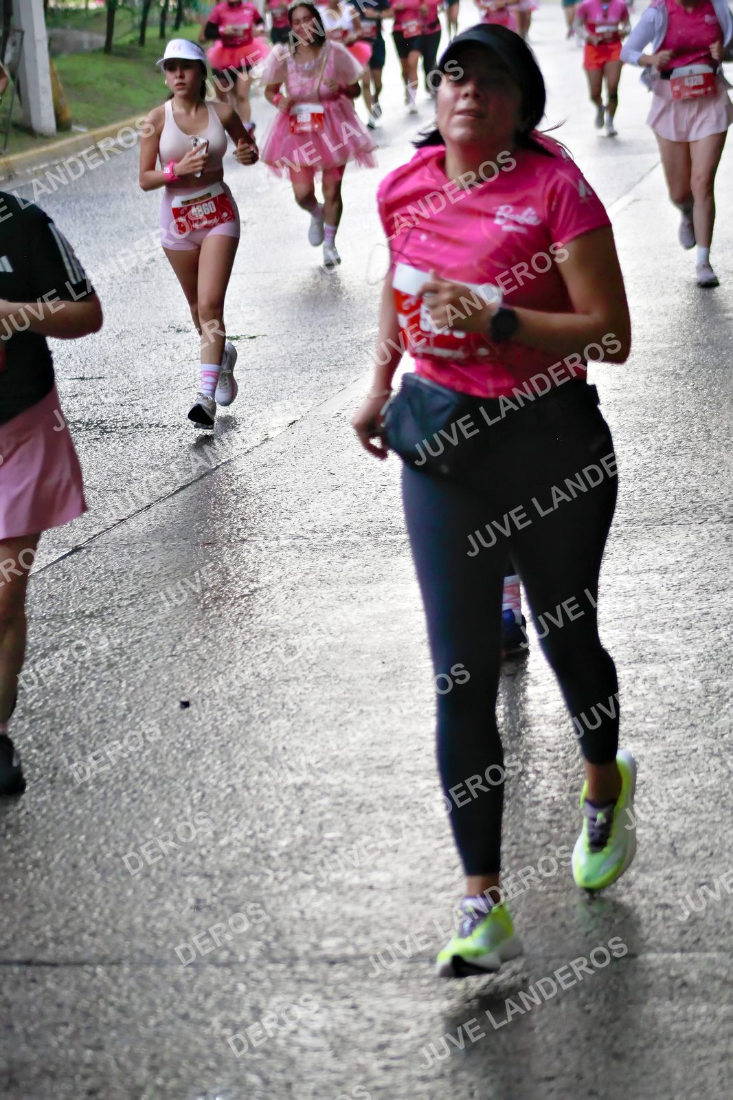 Foto del BARBIE RUN GUADALAJARA en Paseo Andares, Blvd. Puerta de Hierro 4965, Zapopan a las 07:36 · Ruta · dorsal 4328