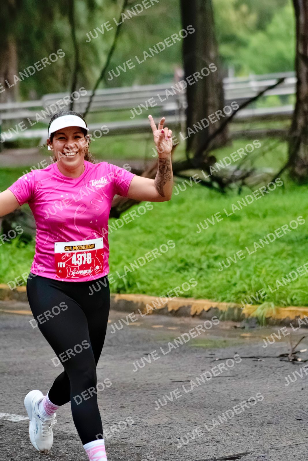Foto del BARBIE RUN GUADALAJARA en Paseo Andares, Blvd. Puerta de Hierro 4965, Zapopan a las 06:58 · Ruta · dorsal 4378