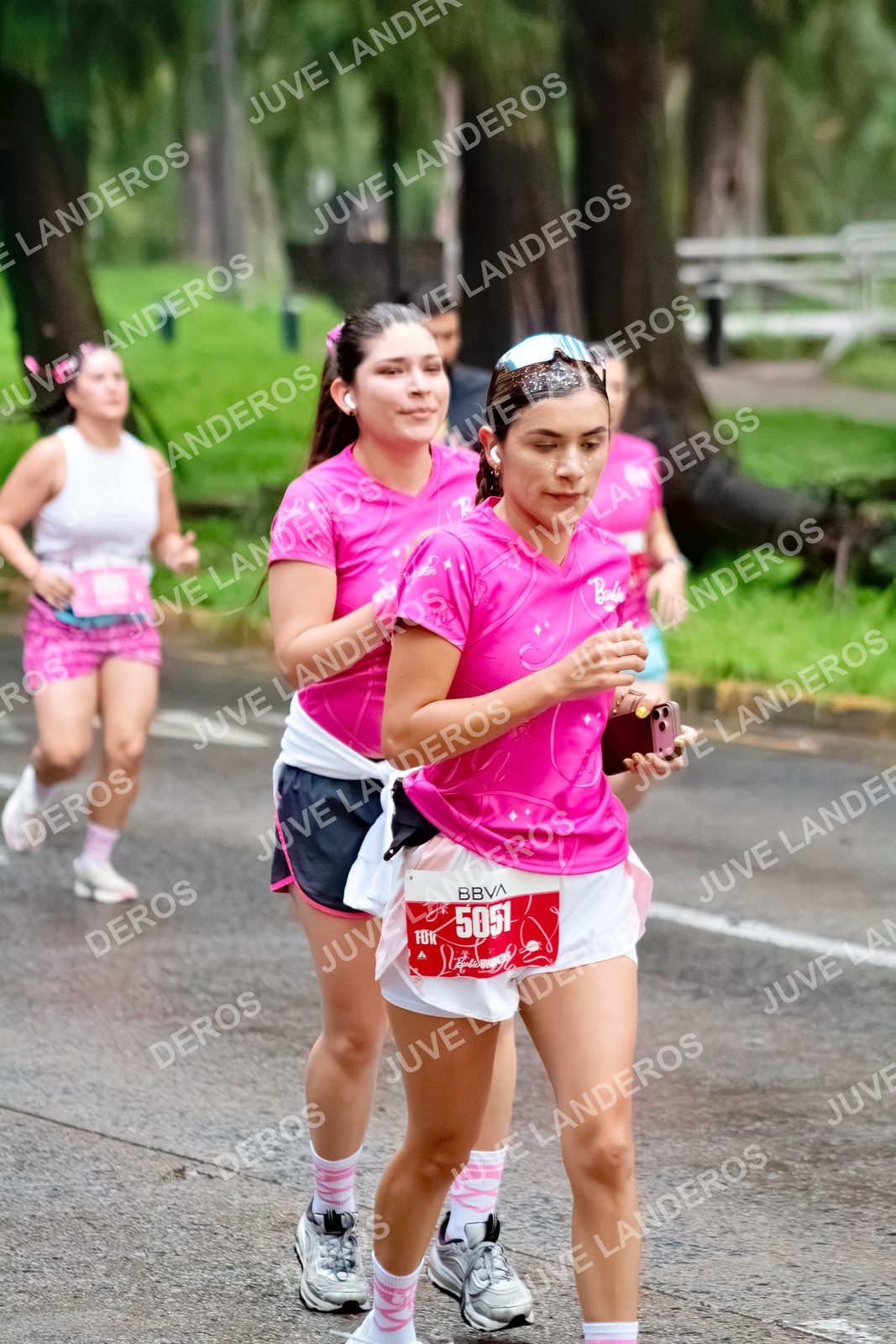 Foto del BARBIE RUN GUADALAJARA en Paseo Andares, Blvd. Puerta de Hierro 4965, Zapopan a las 07:03 · Ruta · dorsal 5051