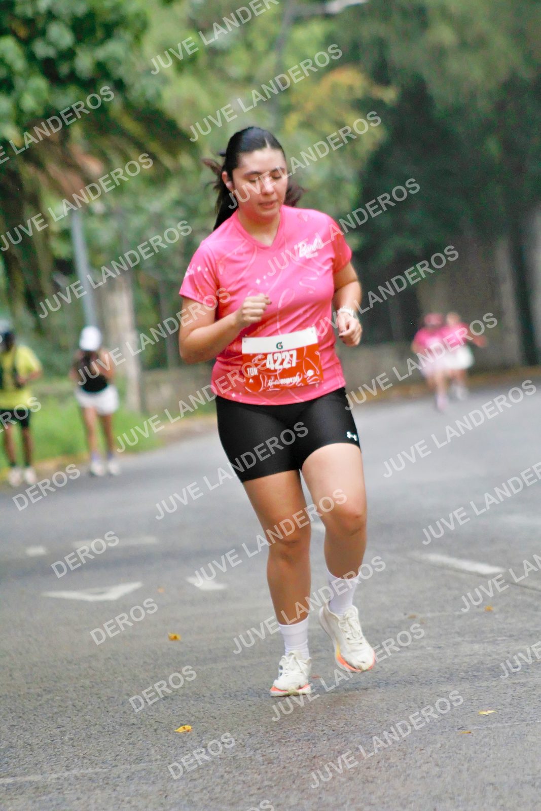 Foto del BARBIE RUN GUADALAJARA en Paseo Andares, Blvd. Puerta de Hierro 4965, Zapopan a las 07:22 · Ruta · dorsal 4227