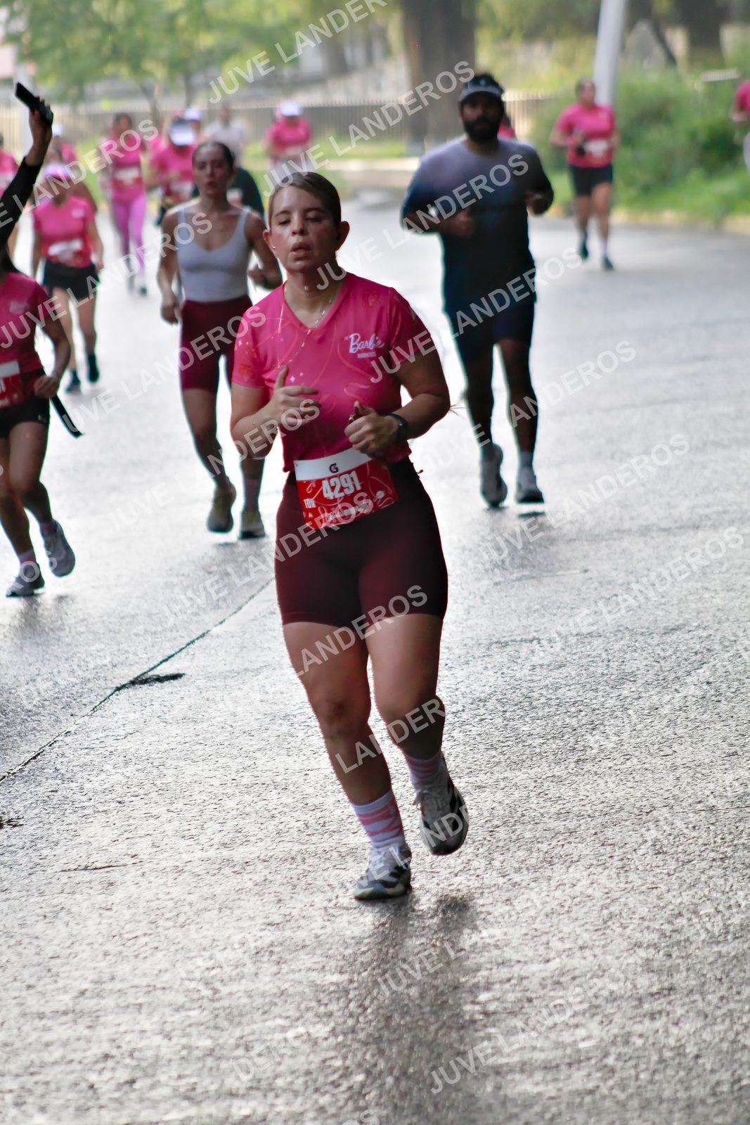 Foto del BARBIE RUN GUADALAJARA en Paseo Andares, Blvd. Puerta de Hierro 4965, Zapopan a las 07:37 · Ruta · dorsal 4291
