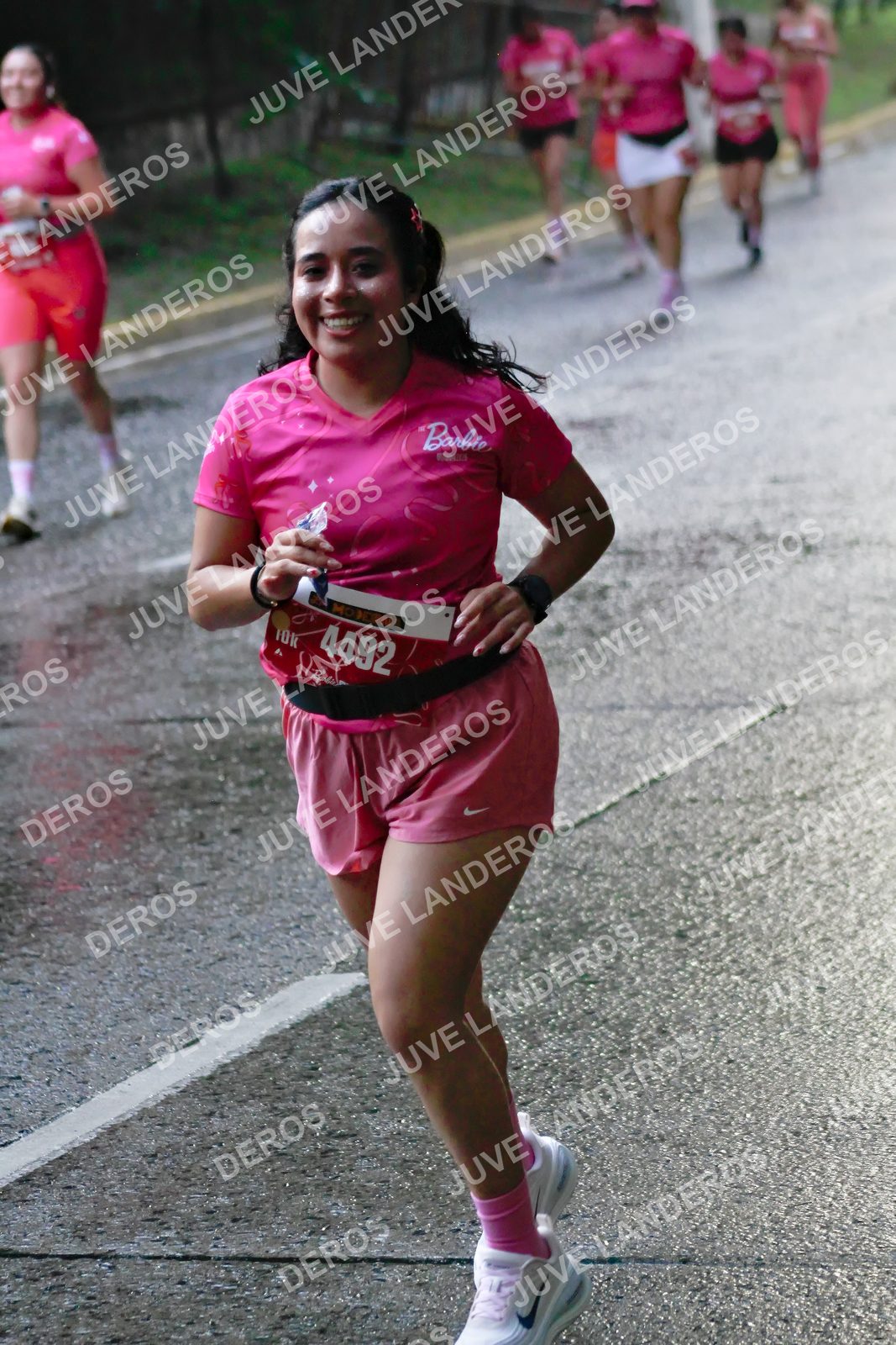 Foto del BARBIE RUN GUADALAJARA en Paseo Andares, Blvd. Puerta de Hierro 4965, Zapopan a las 07:37 · Ruta · dorsal 4492