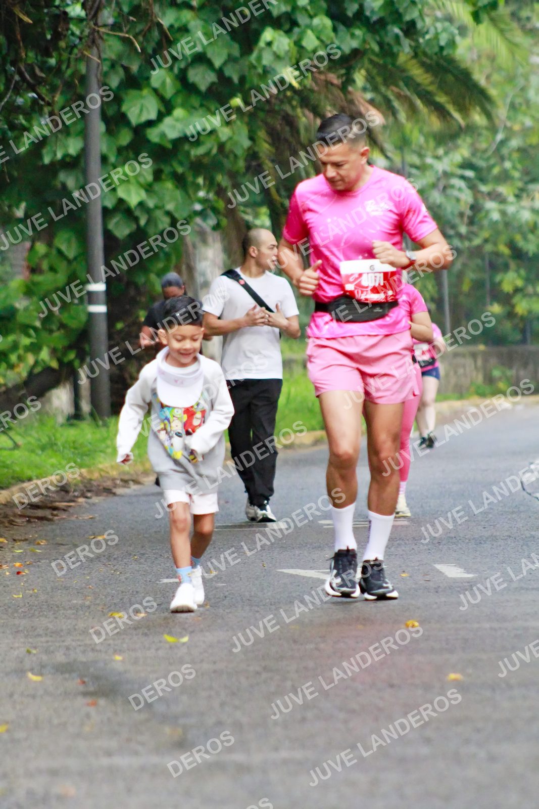 Foto del BARBIE RUN GUADALAJARA en Paseo Andares, Blvd. Puerta de Hierro 4965, Zapopan a las 07:12 · Ruta