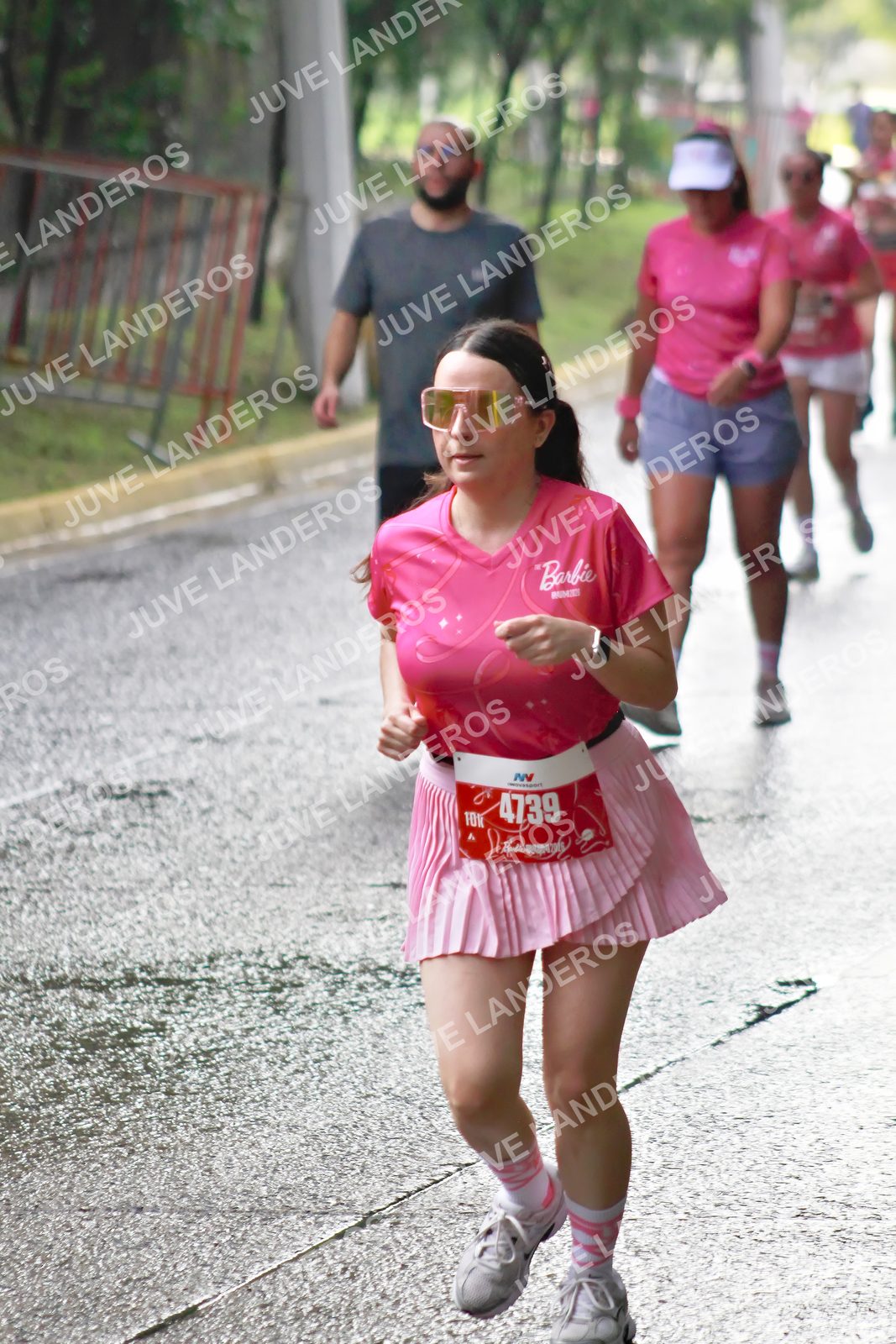 Foto del BARBIE RUN GUADALAJARA en Paseo Andares, Blvd. Puerta de Hierro 4965, Zapopan a las 07:46 · Ruta · dorsal 4739