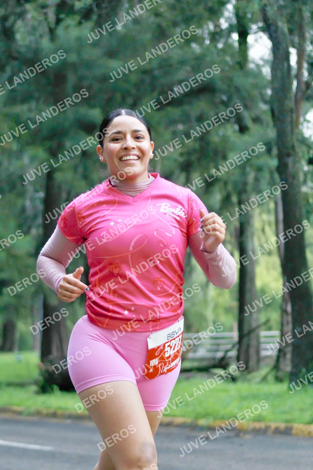 Foto del BARBIE RUN GUADALAJARA en Paseo Andares, Blvd. Puerta de Hierro 4965, Zapopan a las 07:23 · Ruta · dorsal 5227