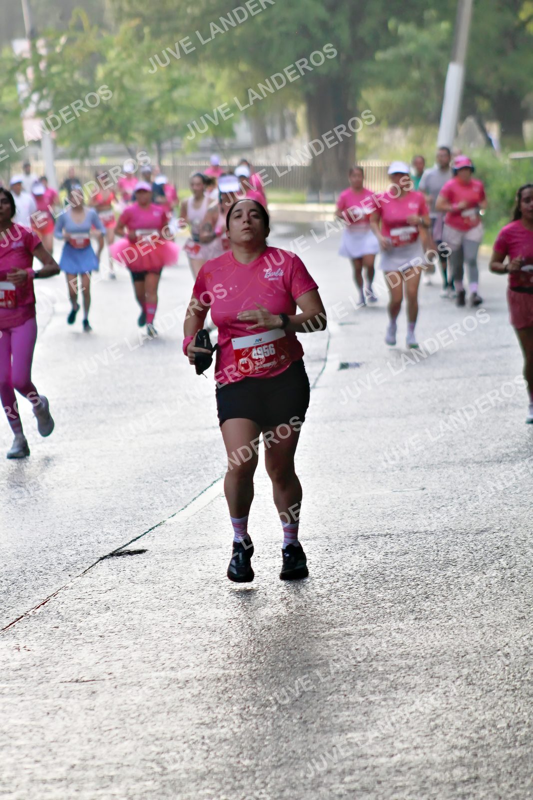 Foto del BARBIE RUN GUADALAJARA en Paseo Andares, Blvd. Puerta de Hierro 4965, Zapopan a las 07:37 · Ruta · dorsal 4956