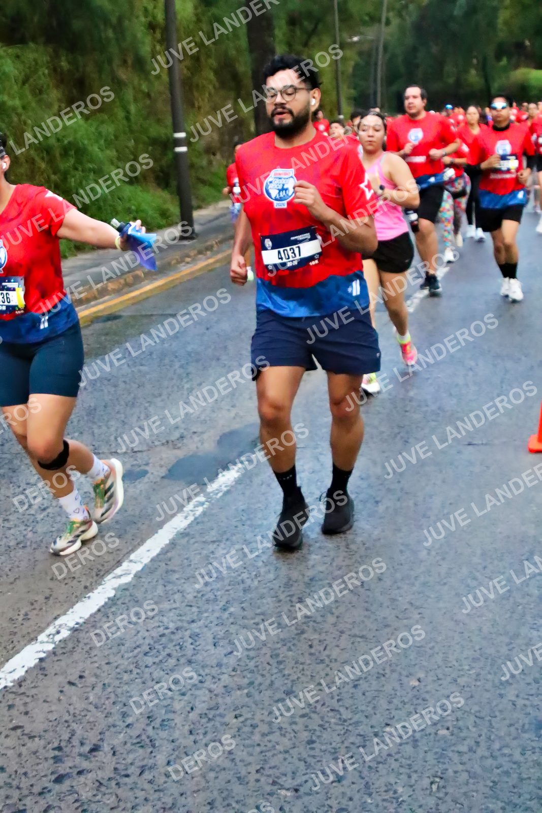 Foto de la CARRERA BIMBO GLOBAL RACE GUADALAJARA en Centro Comercial Andares, Blvd. Puerta de Hierro 4965, Zapopan a las 04:50 · dorsal 4037, 36