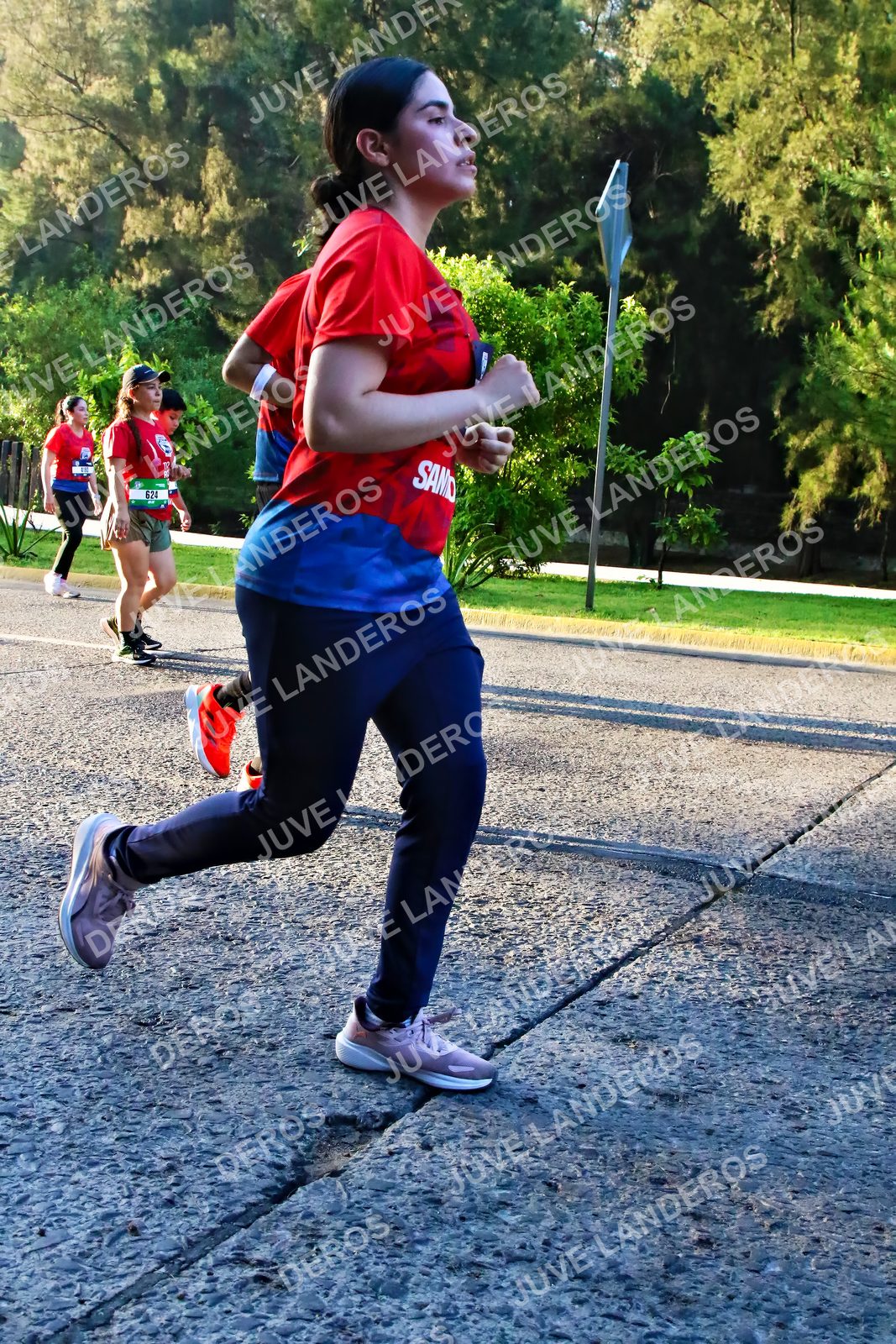 Foto de la CARRERA BIMBO GLOBAL RACE GUADALAJARA en Centro Comercial Andares, Blvd. Puerta de Hierro 4965, Zapopan a las 07:27 · dorsal 624
