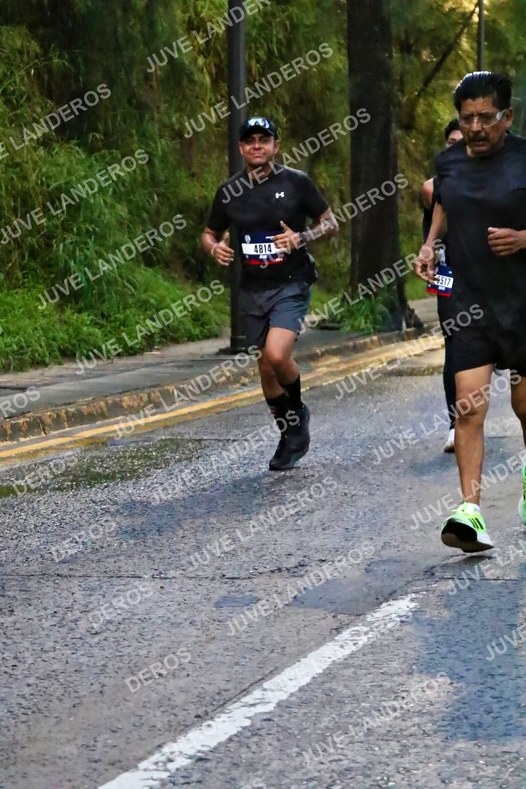 Foto de la CARRERA BIMBO GLOBAL RACE GUADALAJARA en Centro Comercial Andares, Blvd. Puerta de Hierro 4965, Zapopan a las 06:38 · dorsal 4814