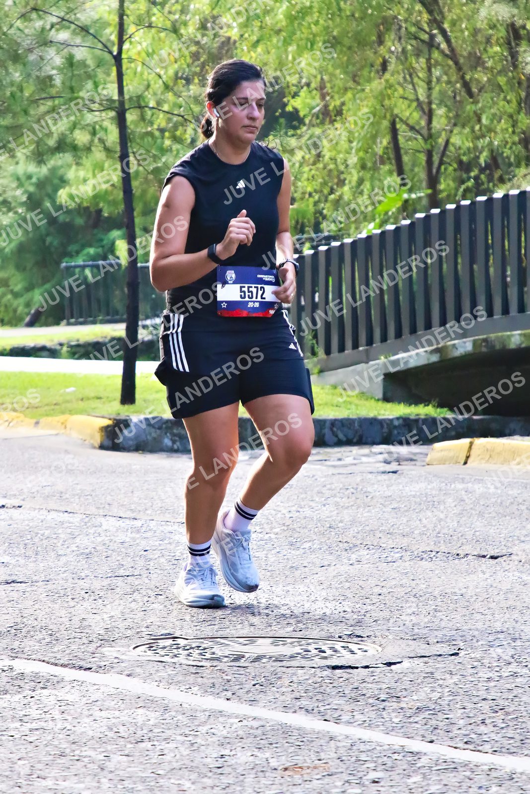 Foto de la CARRERA BIMBO GLOBAL RACE GUADALAJARA en Centro Comercial Andares, Blvd. Puerta de Hierro 4965, Zapopan a las 07:46 · dorsal 5572