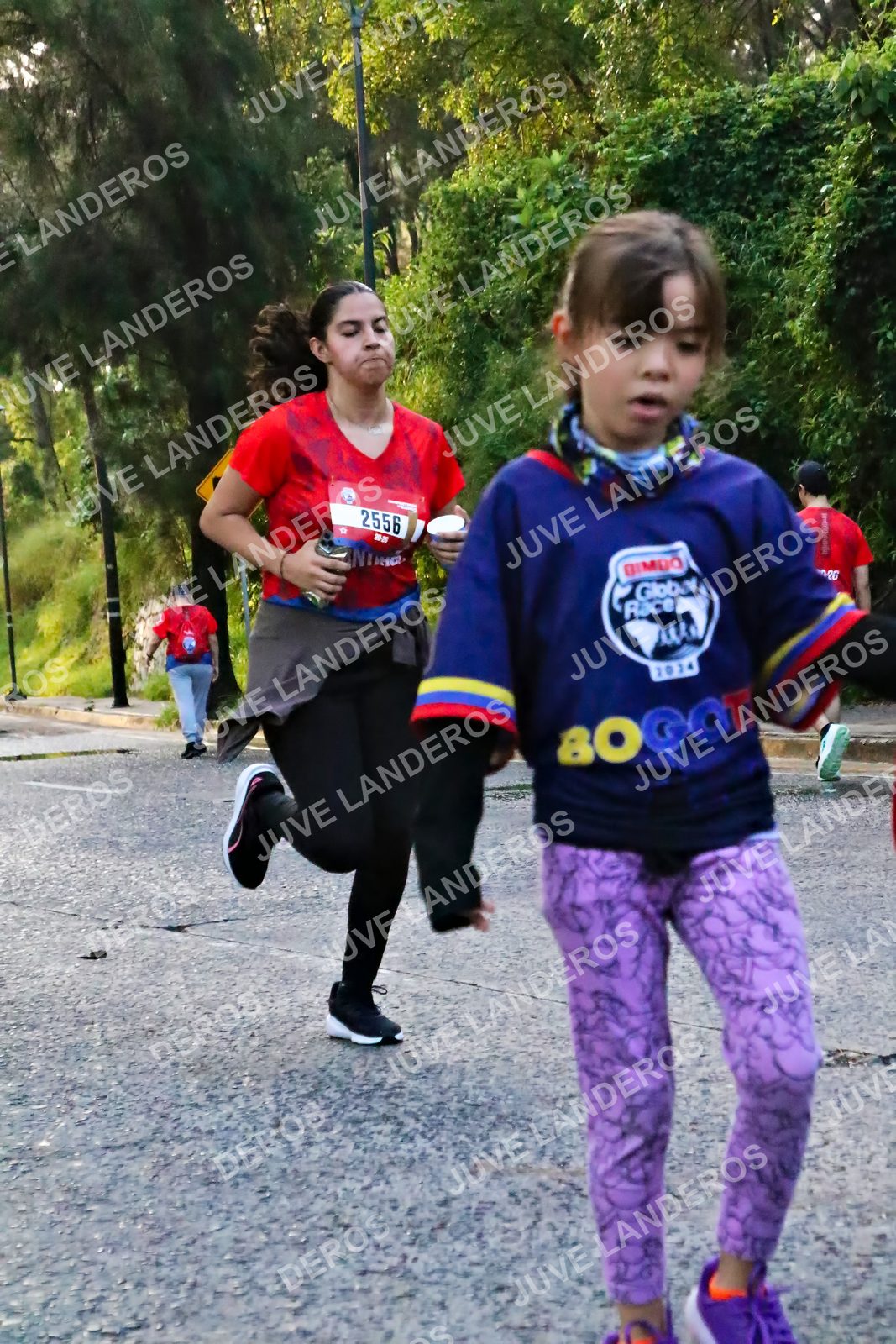Foto de la CARRERA BIMBO GLOBAL RACE GUADALAJARA en Centro Comercial Andares, Blvd. Puerta de Hierro 4965, Zapopan a las 07:07 · dorsal 2556, 26
