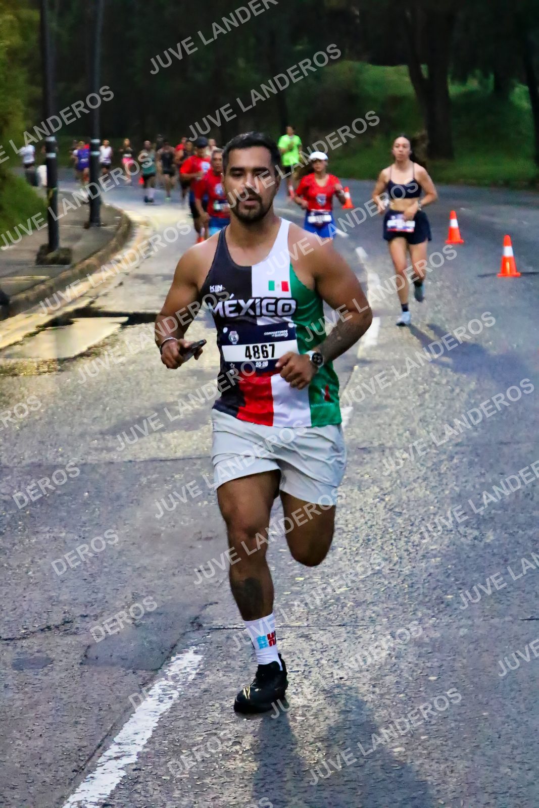 Foto de la CARRERA BIMBO GLOBAL RACE GUADALAJARA en Centro Comercial Andares, Blvd. Puerta de Hierro 4965, Zapopan a las 06:36 · dorsal 4867